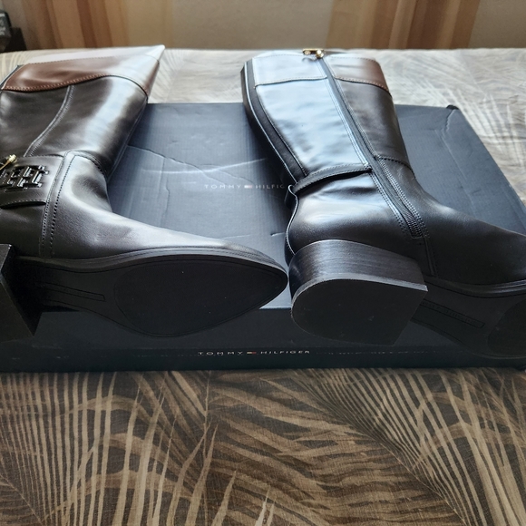 Tommy Hilfiger Boots - Picture 3 of 4